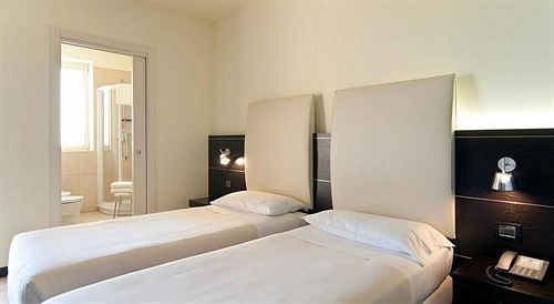 Hotel Fiera Milano 4*